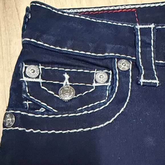 True Religion Black Skinny Jeans with Contrast White Stitching - Picture 4 of 10